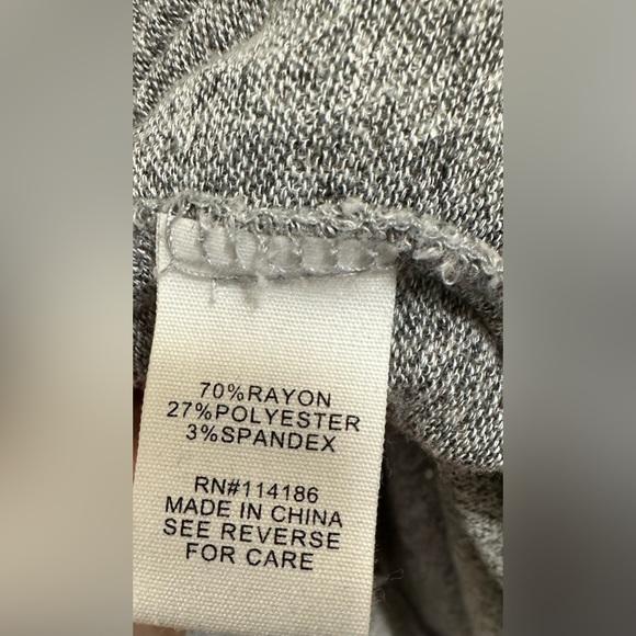 89th + Madison Women’s Large Gray Knit Long Sleeve Top Super Soft Gold Accents - Picture 5 of 8